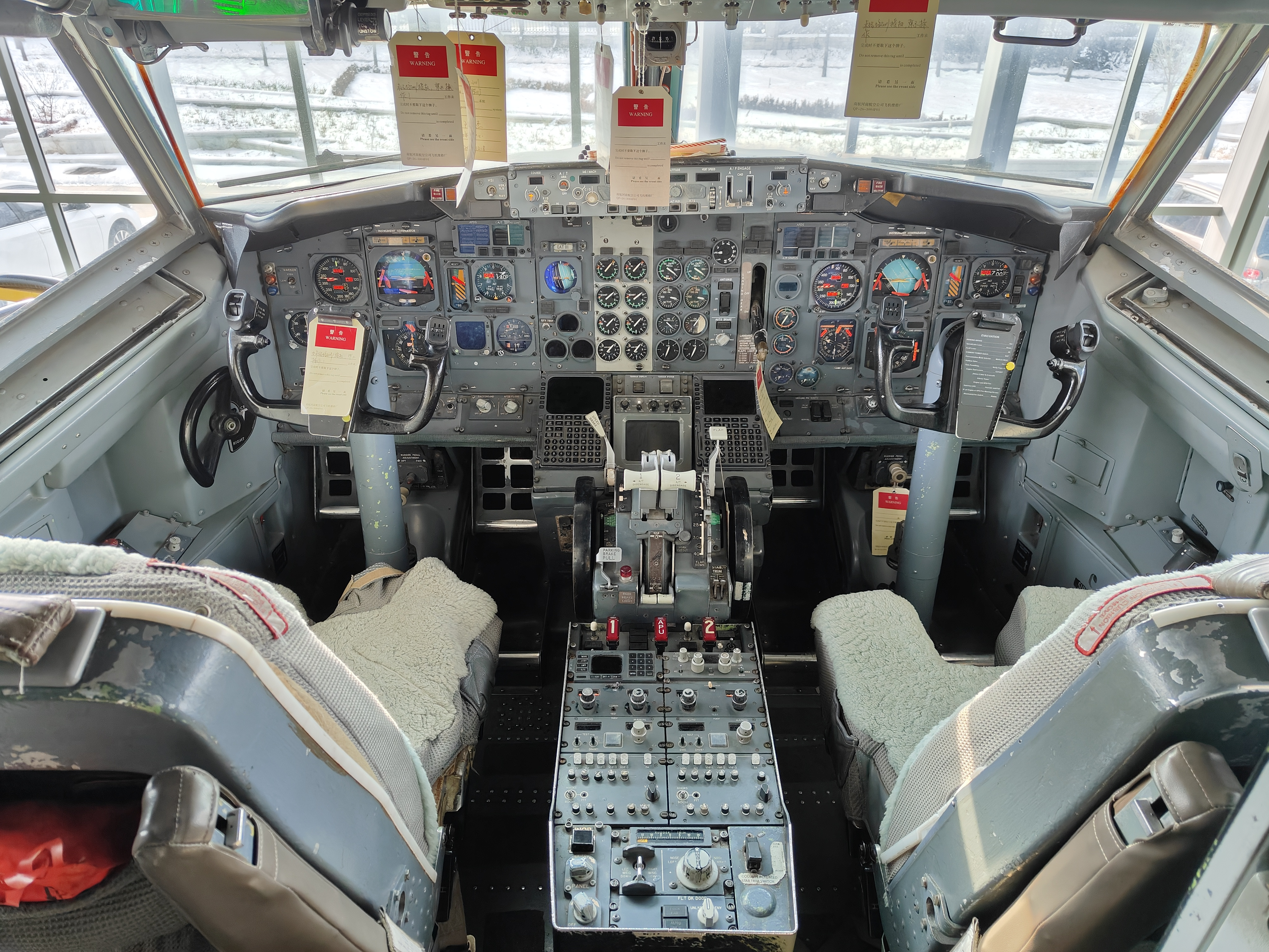 波音737-300实训飞机驾驶舱